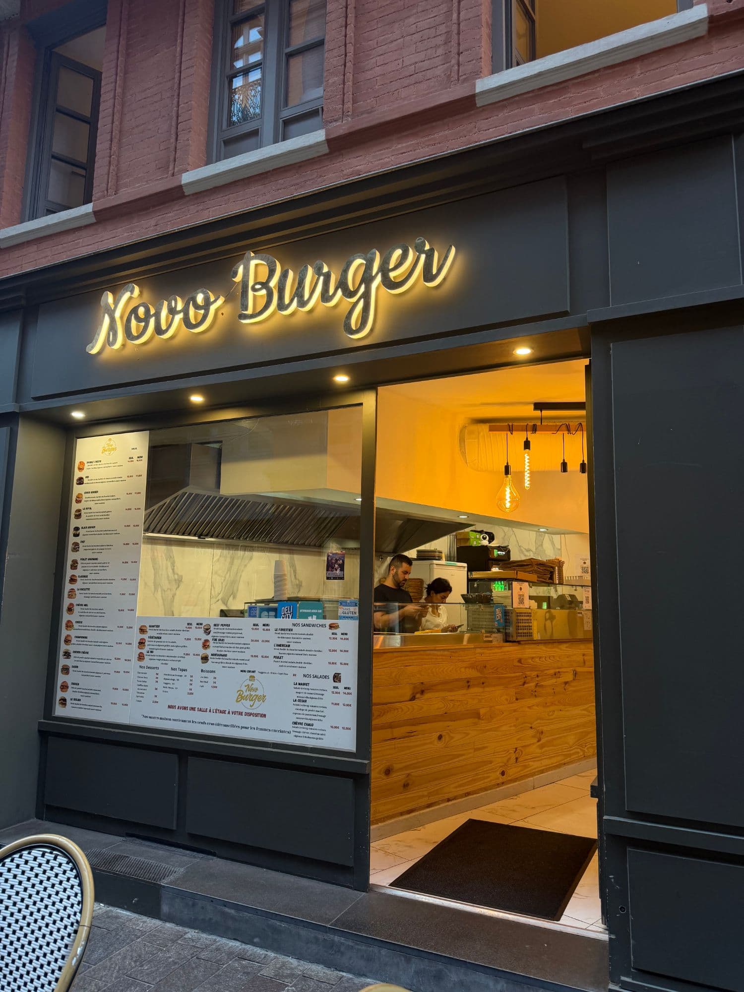 La devanture de Novo Burger à Toulouse